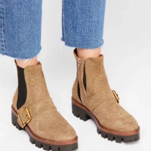 Free People/Jeffrey Campbell  Chunky Heel boots size 7.5 - Picture 2 of 8